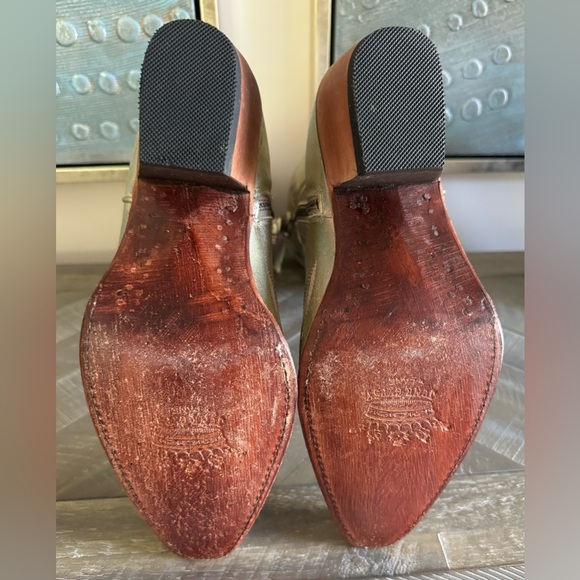 Junk Gypsy by Lane Boots-
Nighthawk Gold
Metallic Boots - Picture 9 of 9